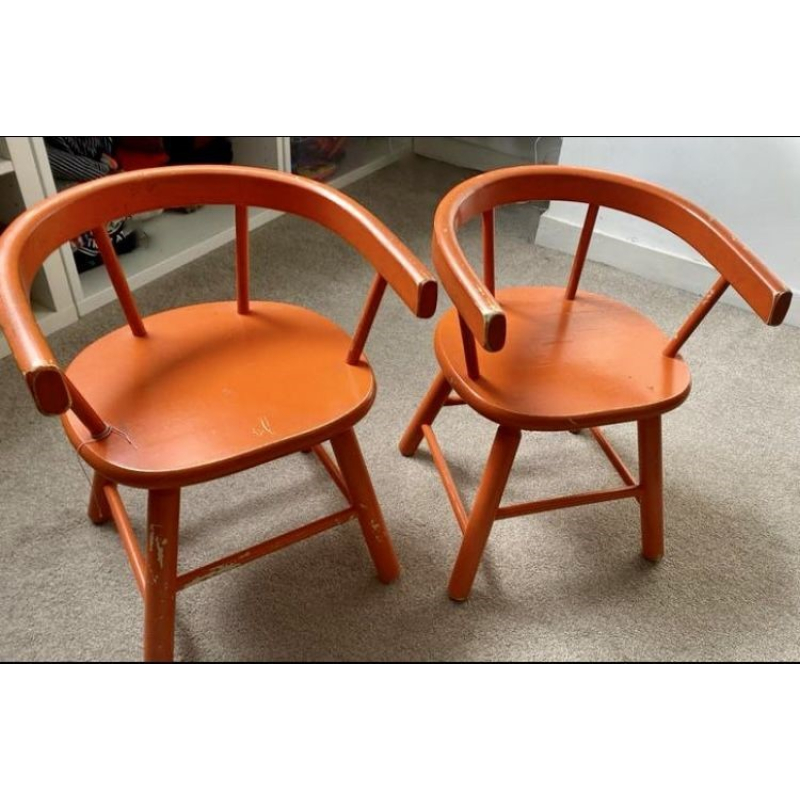 Vintage oranje kinderstoeltje nr 329